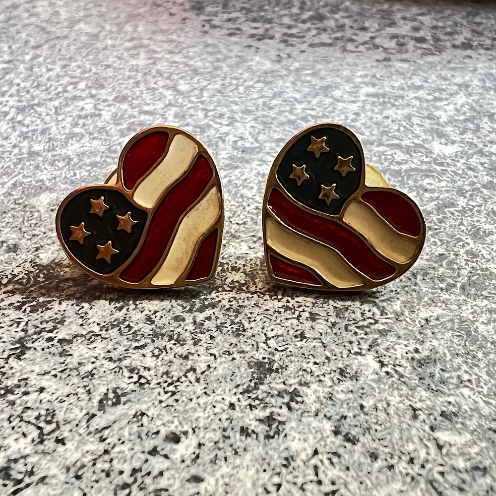 Vintage Avon American Flag Heart Earrings 🇺🇸